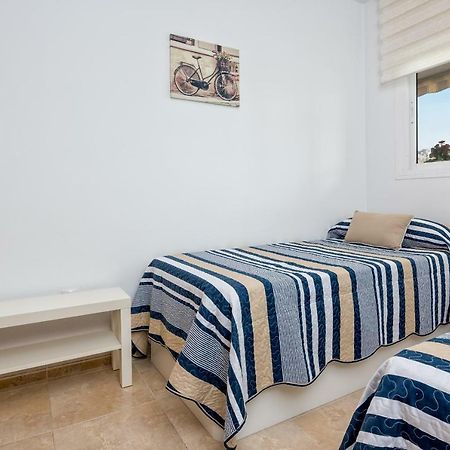 Wintowinrentals Best Location, Beach, Pool & Parking Rincon de la Victoria Bagian luar foto