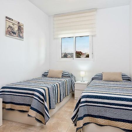 Wintowinrentals Best Location, Beach, Pool & Parking Rincon de la Victoria Bagian luar foto