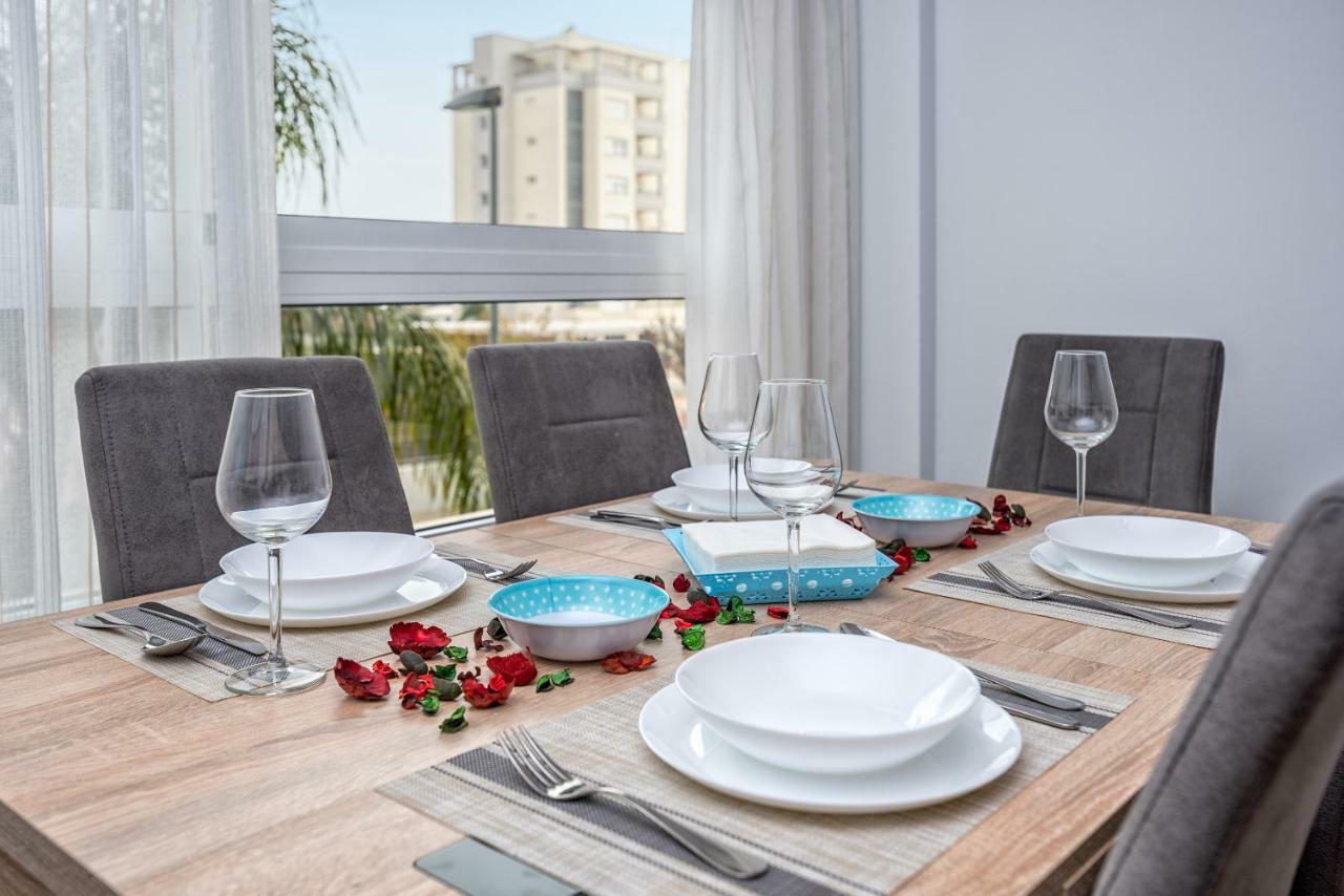 Wintowinrentals Best Location, Beach, Pool & Parking Rincon de la Victoria Bagian luar foto