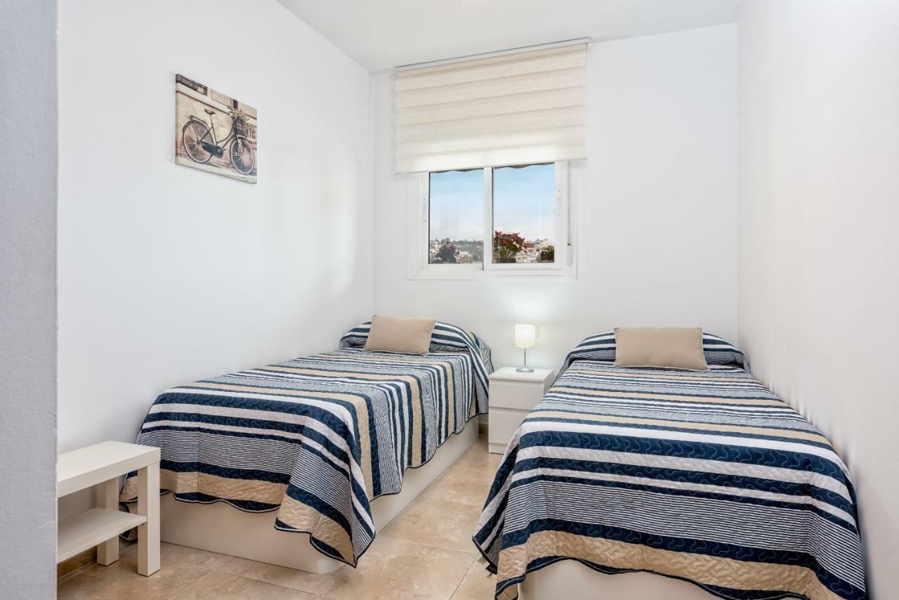 Wintowinrentals Best Location, Beach, Pool & Parking Rincon de la Victoria Bagian luar foto
